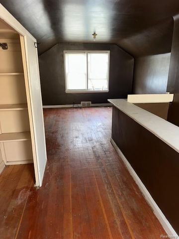 19520 Strasburg Street, Detroit, MI 48205