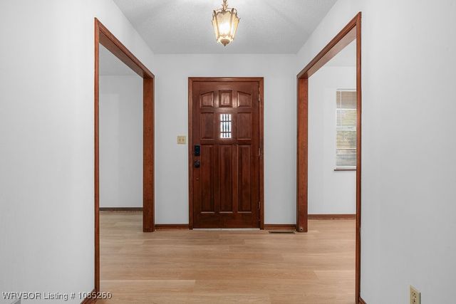 1411 Nixon Road, Lavaca, AR 72941