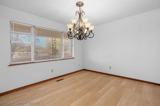 1411 Nixon Road, Lavaca, AR 72941