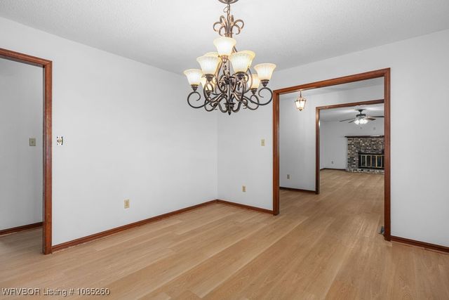 1411 Nixon Road, Lavaca, AR 72941