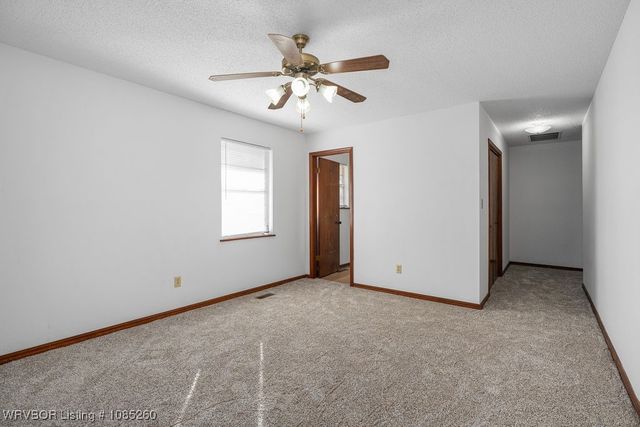 1411 Nixon Road, Lavaca, AR 72941