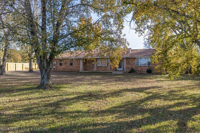1411 Nixon Road, Lavaca, AR 72941