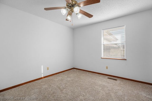 1411 Nixon Road, Lavaca, AR 72941