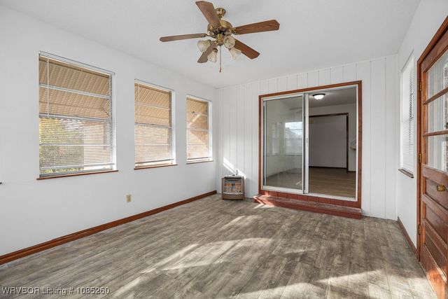 1411 Nixon Road, Lavaca, AR 72941