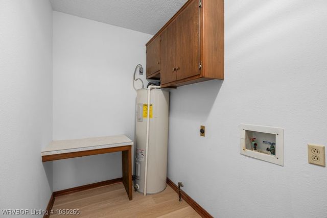 1411 Nixon Road, Lavaca, AR 72941