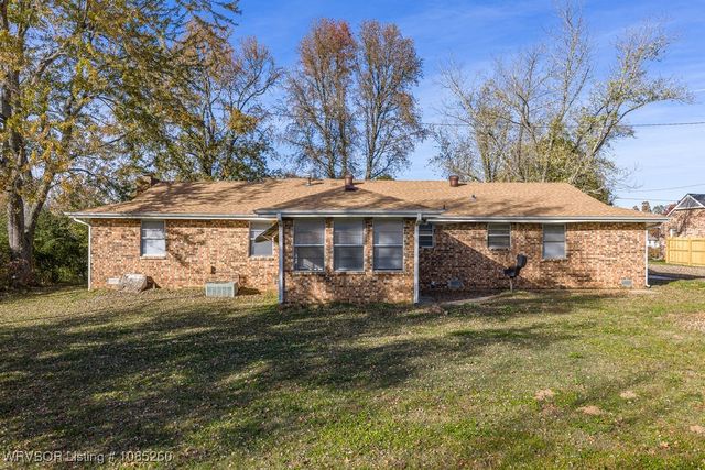 1411 Nixon Road, Lavaca, AR 72941
