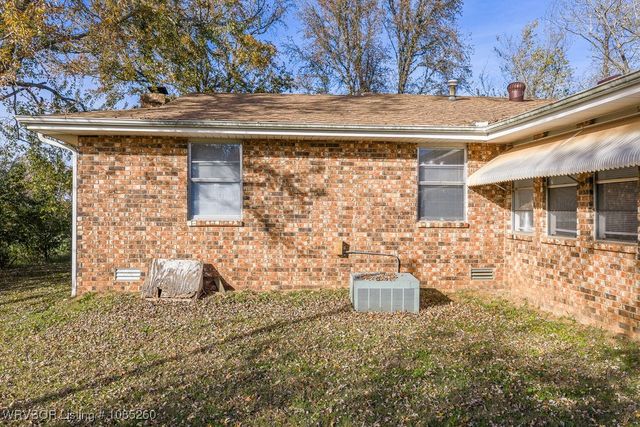 1411 Nixon Road, Lavaca, AR 72941