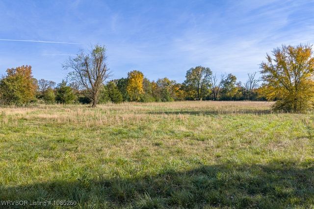 1411 Nixon Road, Lavaca, AR 72941