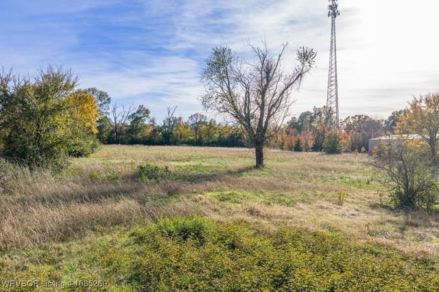 1411 Nixon Road, Lavaca, AR 72941