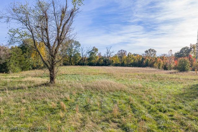 1411 Nixon Road, Lavaca, AR 72941