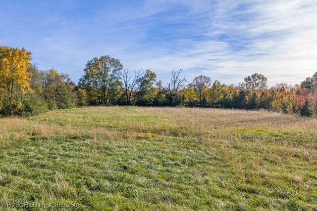 1411 Nixon Road, Lavaca, AR 72941