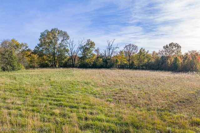 1411 Nixon Road, Lavaca, AR 72941