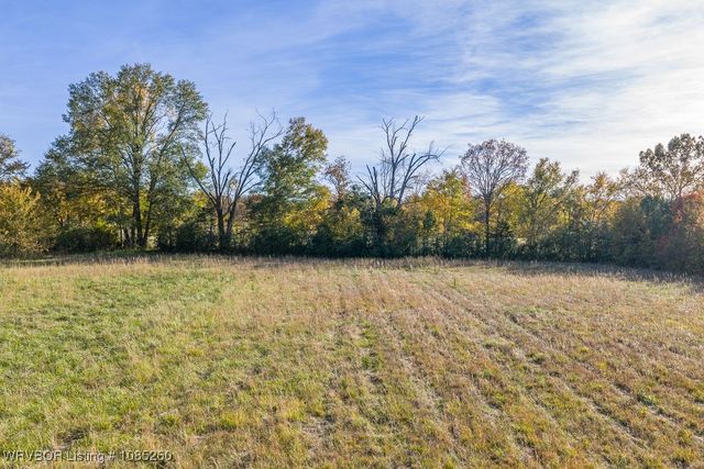 1411 Nixon Road, Lavaca, AR 72941