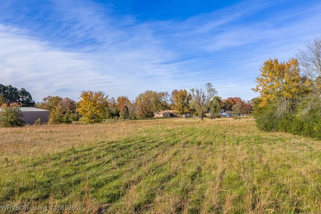 1411 Nixon Road, Lavaca, AR 72941