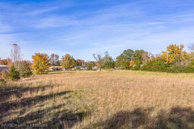 1411 Nixon Road, Lavaca, AR 72941