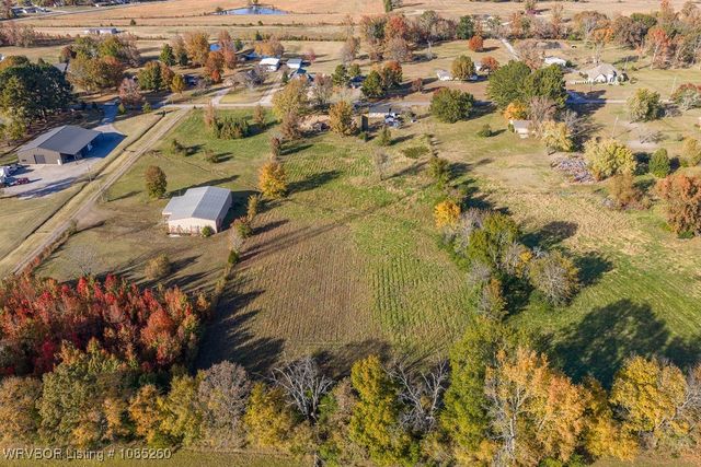 1411 Nixon Road, Lavaca, AR 72941