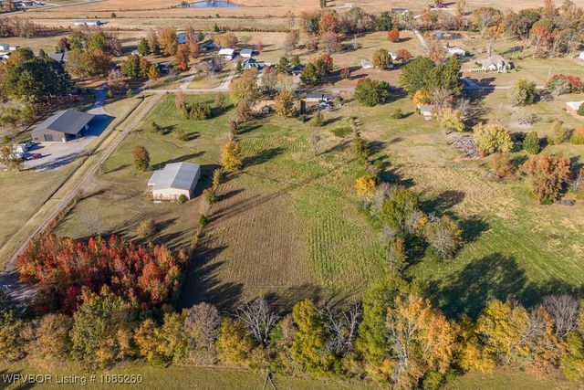 1411 Nixon Road, Lavaca, AR 72941