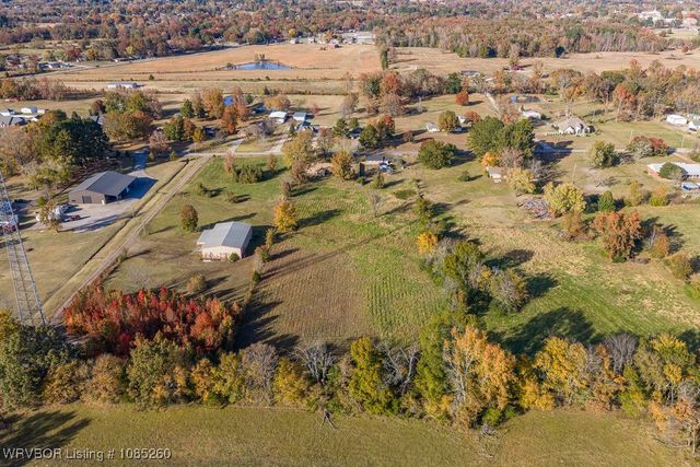 1411 Nixon Road, Lavaca, AR 72941