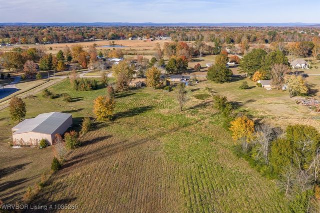 1411 Nixon Road, Lavaca, AR 72941