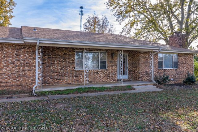 1411 Nixon Road, Lavaca, AR 72941