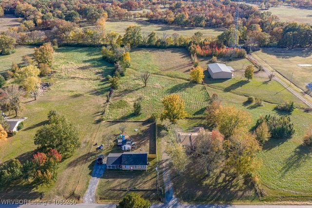 1411 Nixon Road, Lavaca, AR 72941