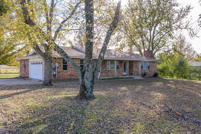 1411 Nixon Road, Lavaca, AR 72941