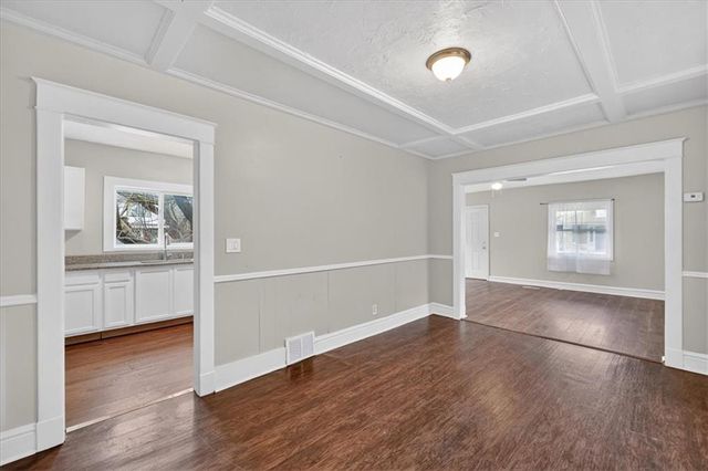 800 Bales Court, Kansas City, MO 64124