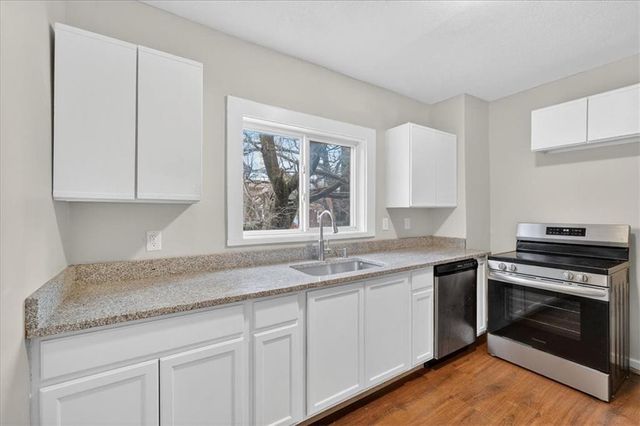 800 Bales Court, Kansas City, MO 64124