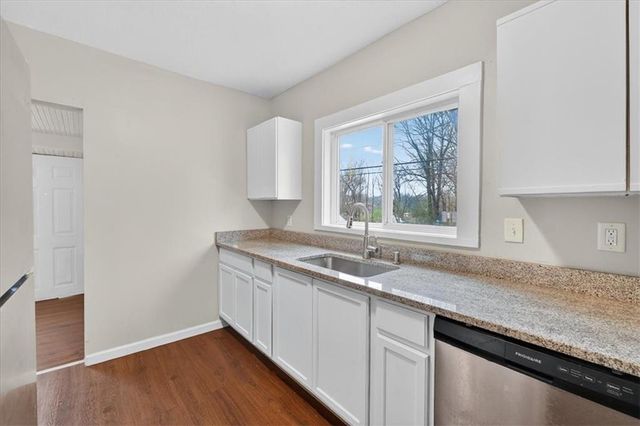 800 Bales Court, Kansas City, MO 64124