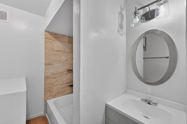 800 Bales Court, Kansas City, MO 64124