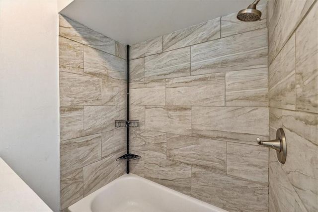 800 Bales Court, Kansas City, MO 64124