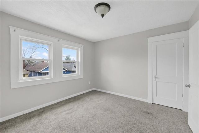 800 Bales Court, Kansas City, MO 64124