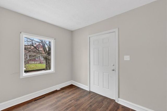 800 Bales Court, Kansas City, MO 64124