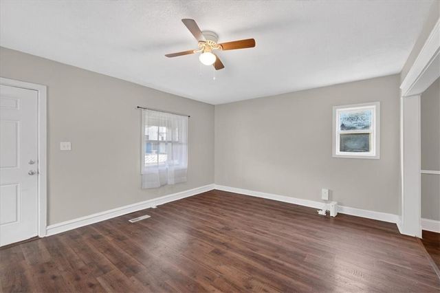 800 Bales Court, Kansas City, MO 64124