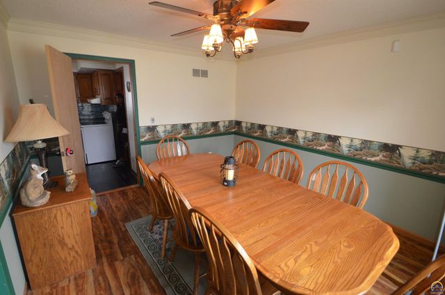 2424 SW Pepperwood CIR, Topeka, KS 66614