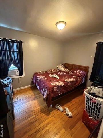9230 Minock Street, Detroit, MI 48228