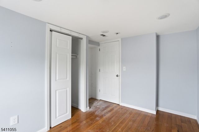 13 Cottage St, Bayonne City, NJ 07002