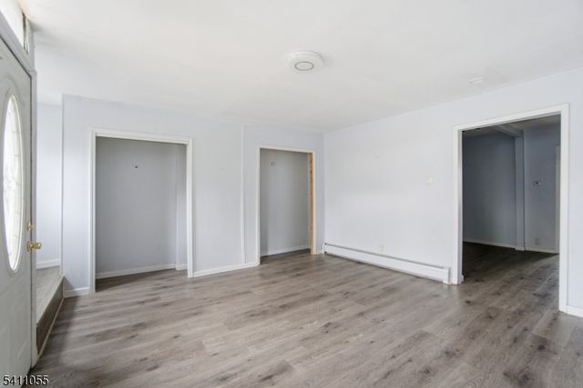 13 Cottage St, Bayonne City, NJ 07002