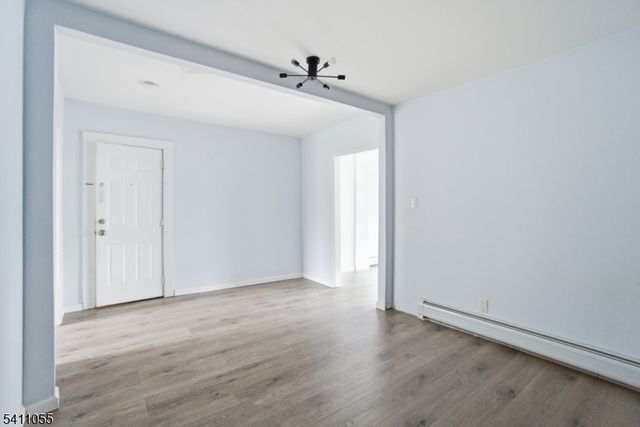 13 Cottage St, Bayonne City, NJ 07002