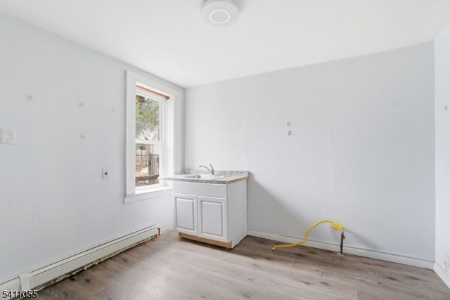 13 Cottage St, Bayonne City, NJ 07002