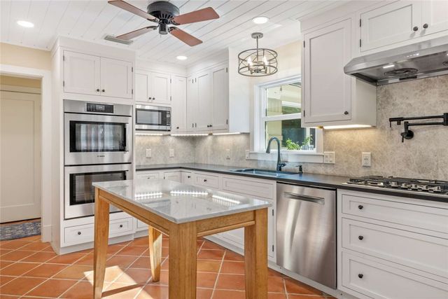 406 Eugenia Road, Vero Beach, FL 32963