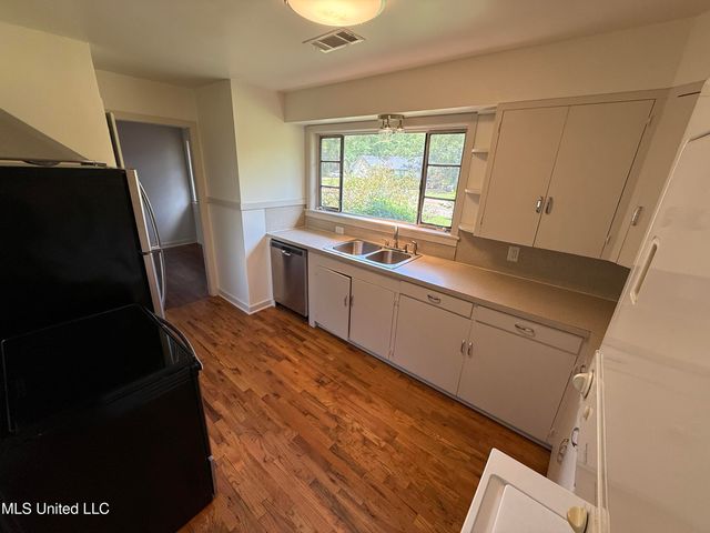 361 E Northside Drive, Jackson, MS 39206