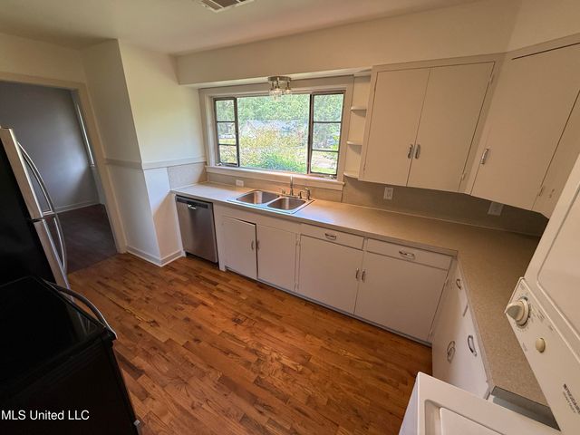 361 E Northside Drive, Jackson, MS 39206