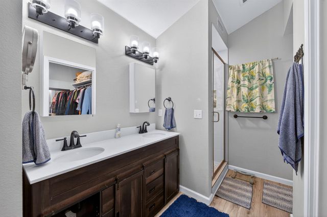 1012 N Adler Avenue, Clovis, CA 93611