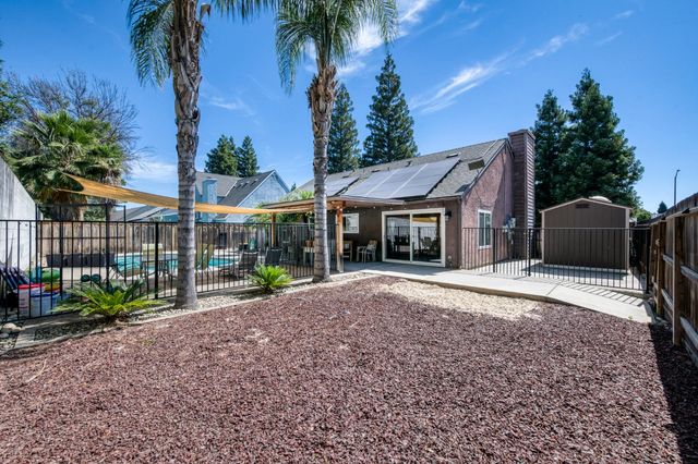 1012 N Adler Avenue, Clovis, CA 93611