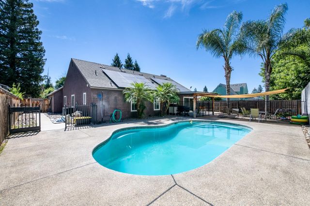 1012 N Adler Avenue, Clovis, CA 93611