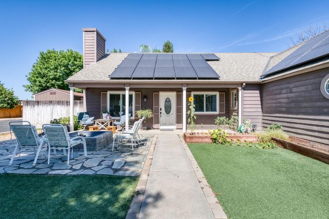 1012 N Adler Avenue, Clovis, CA 93611