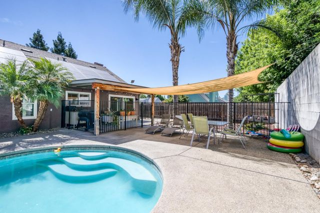 1012 N Adler Avenue, Clovis, CA 93611