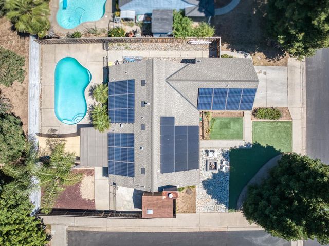 1012 N Adler Avenue, Clovis, CA 93611