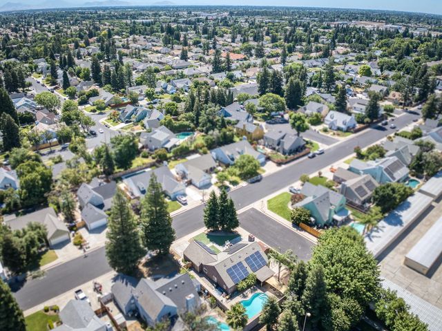 1012 N Adler Avenue, Clovis, CA 93611